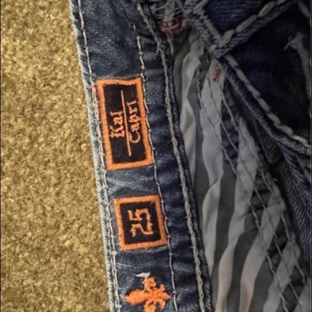 Size 25 Rock Revival Capris.